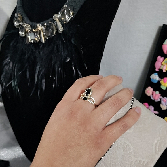 Pear Cut Cubic Zirconia Gemstone Size 8.5 - Picture 4 of 5